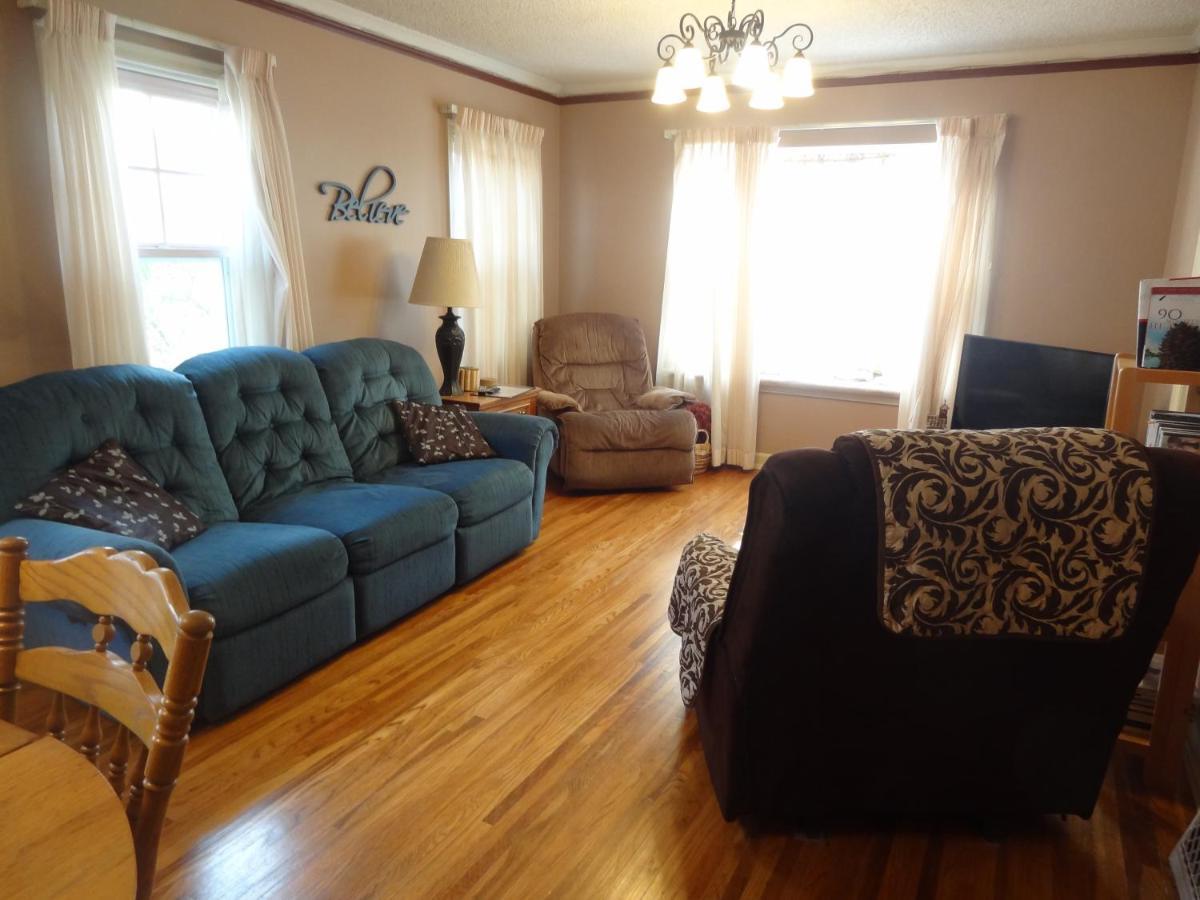 Covered By Faith Rentals -Storybook Home روتشيستر المظهر الخارجي الصورة
